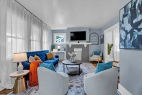 Enchanting 3BR with Yard - Patio - Image 5