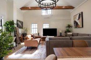 Huge 6BR 3Bath Retreat on College Hill. Rare Find! - Image 2