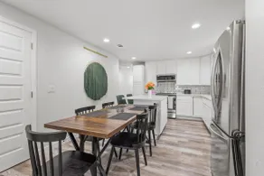 Modern Elegance Perfectly Located - Image 4