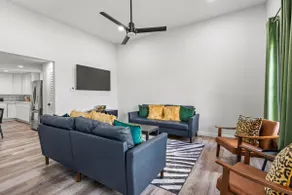 Modern Elegance Perfectly Located - Image 2