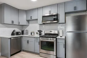Modern Cozy 1BR | A+ Location, Parking, Laundry - Image 2