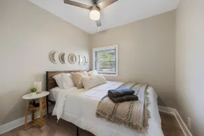 Modern Cozy 1BR | A+ Location, Parking, Laundry - Image 3