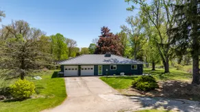 Delightful Loon Lake Retreat - Image 5
