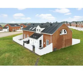 Holiday home with access to pools MV - Image 3