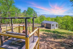 The Turtle Romantic Luxury Cabin w/Hot Tub & Views - Image 4