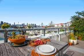 Stylish Balmain Townhouse with Pool & City Views - Image 2