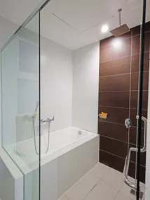 4pax King Bed Bathtub 2BR Encorp Marina - Image 4