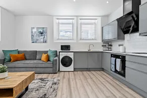 The Nook - 2 min from Station - Free Parking - Courtyard - Image 3