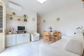 GuestHost - Lido Beach Escape with Balcony x5! - Image 3