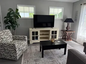 Newly renovated! 1 min to Ft Jackson. Near USC, VA - Image 3