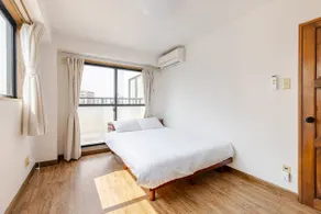 Near LaLaport Fukuoka | Free parking for 1 car | 3 bedrooms for up to 9 people - Image 2
