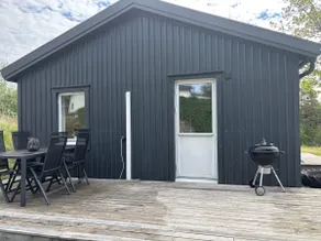 Cozy cottage with peaceful location - Image 2