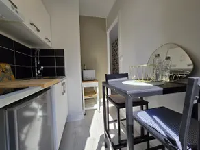 Charming apartment & balcony - Image 5