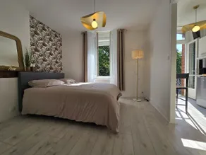 Charming apartment & balcony - Image 3