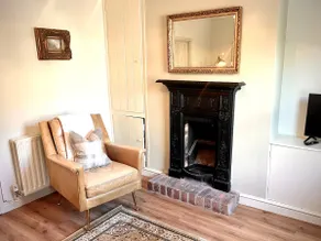 Mrs Dolittle's Victorian Retreat - Image 3