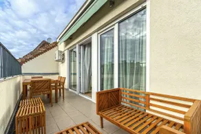 Buda Top Floor Apartment with Terrace & View - Image 4