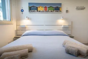 Beach villa with parking - Image 3