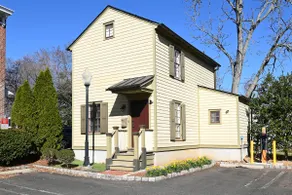 Sophisticated, private cottage - Image 2