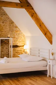 Pearlescent Suite - Beautiful renovated studio - Image 5