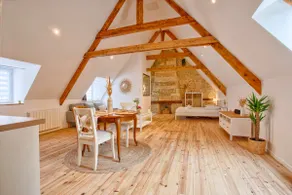 Pearlescent Suite - Beautiful renovated studio - Image 3