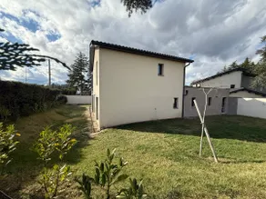 Modern 4-bedroom house - Image 4