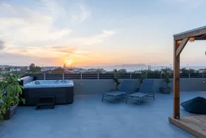 MD Horizon with private Jacuzzi - Image 4