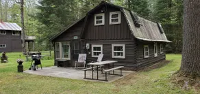 Adirondack Park 1888 Log Cabin Stay - Image 2