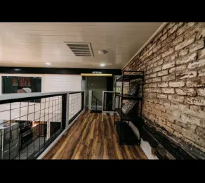Ice House Inn 2 - Image 4