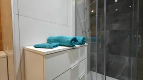 Modern 2 Twin Bedroom Penthouse - Image 2