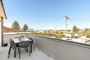 200m to the beach Pet friendly - Image 3