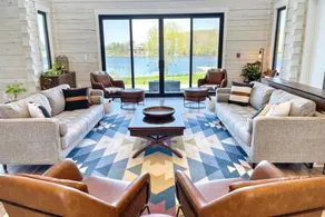 Luxury Lilac Lakehouse: 4 Suites - Image 5