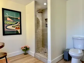 The Malone Creek House - Image 4