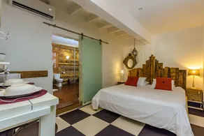 Moroccan Retreat-Walk to Beach & High Rise Hotels - Image 2