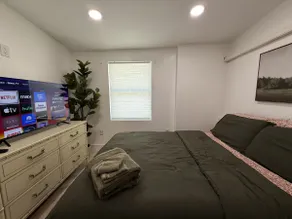 Cozy Guesthouse in Opa Locka - Image 4