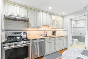 Stylish Guest House – Private 1BR in Newark - Image 3