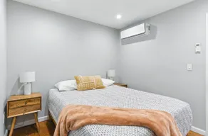 Stylish Guest House – Private 1BR in Newark - Image 2