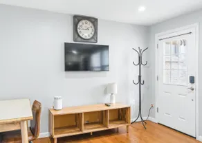 Stylish Guest House – Private 1BR in Newark - Image 5