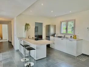 Single-storey house, Air conditioning, 700 m from the center - Image 3