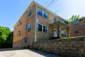 Kipling Unit 2: King bed, w/d, garage (Reno 2025) - Image 3