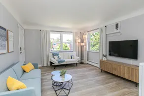 Kipling Unit 2: King bed, w/d, garage (Reno 2025) - Image 4