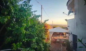 Lovely villa with terrace and outdoor shower - Image 2