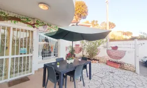 Lovely villa with terrace and outdoor shower - Image 4