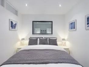 No 3 at Upton Cross House, Chester - Image 2