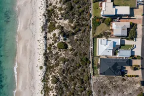 Yoondoordo Luxury Beach House - Image 3