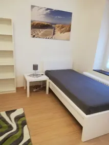 Beautiful ground floor apartment with 3 single rooms - Image 5
