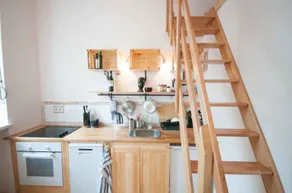 Bright Design Studio Apartment - Image 3