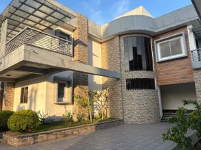 Luxurious Villa with 3 AC Bedroom & Free Parking ! - Image 2