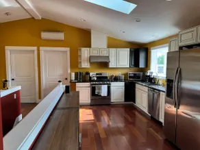 Modern Top-Floor Getaway, large deck for Relaxing - Image 3