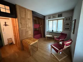 A-waay: The Rose Garden Suite - Image 3