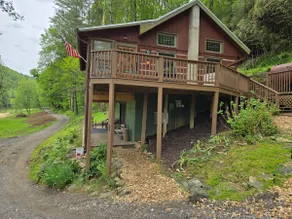 Riverfront Log Cabin w/ Hottub near West Jefferson - Image 3